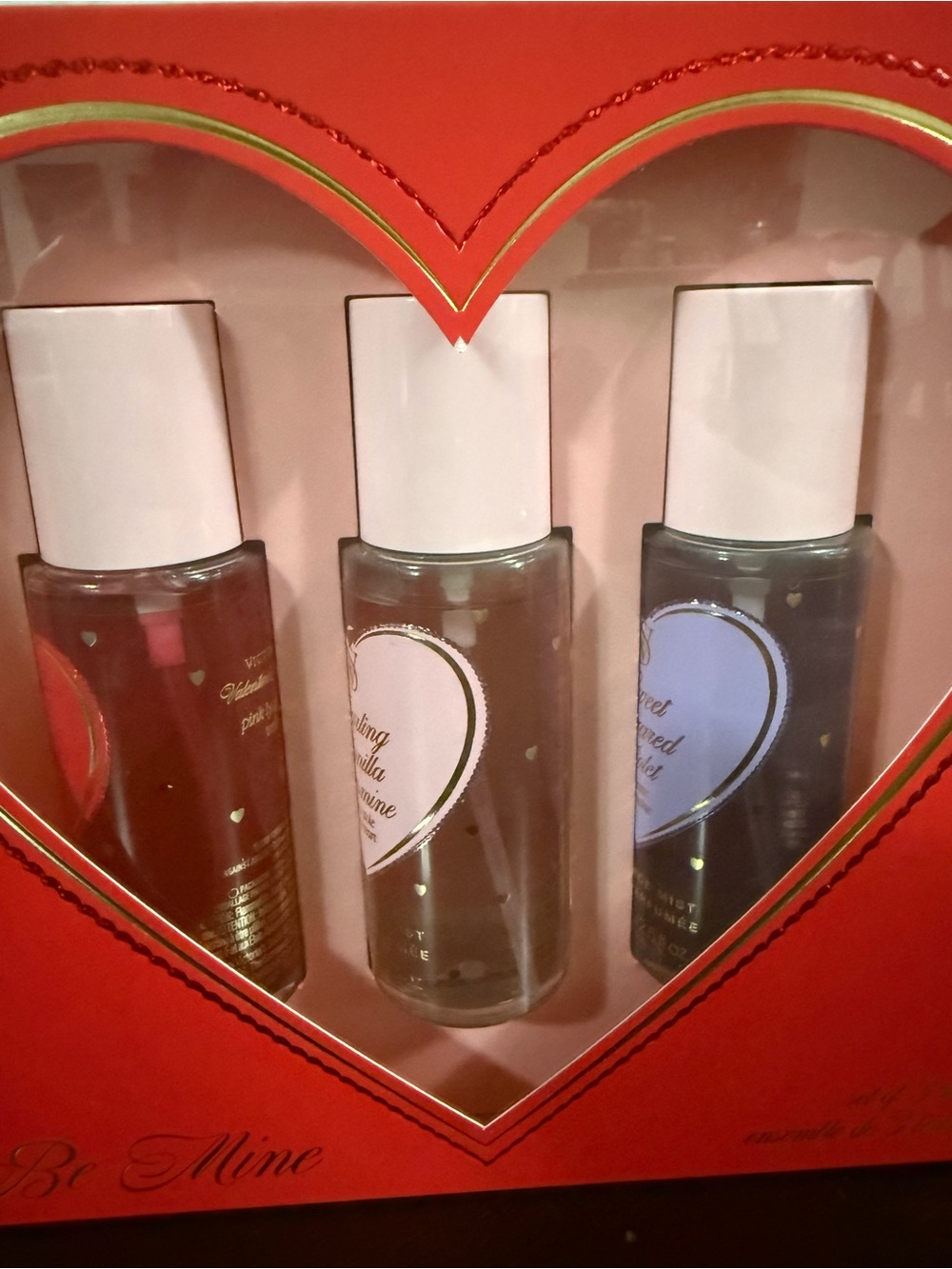 Victoria's Secret Red 'Be Mine' Fragrance Gift Set - Picture 2 of 3